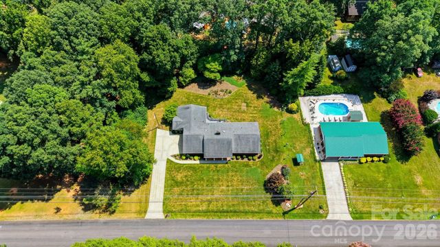 1599 Oakmont Drive, Lenoir, NC 28645