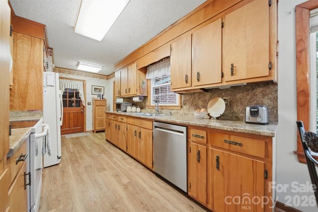 1599 Oakmont Drive, Lenoir, NC 28645