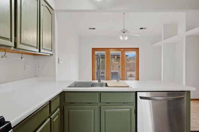 54 Acadia Court SE, Rio Rancho, NM 87124