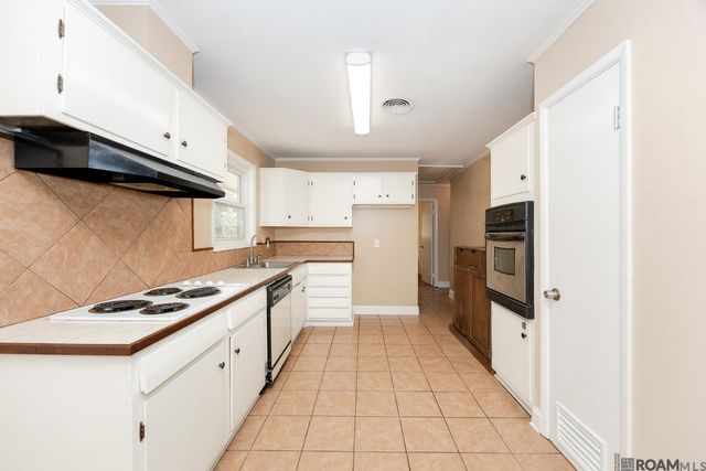 1826 W Catalpa, Baton Rouge, LA 70815