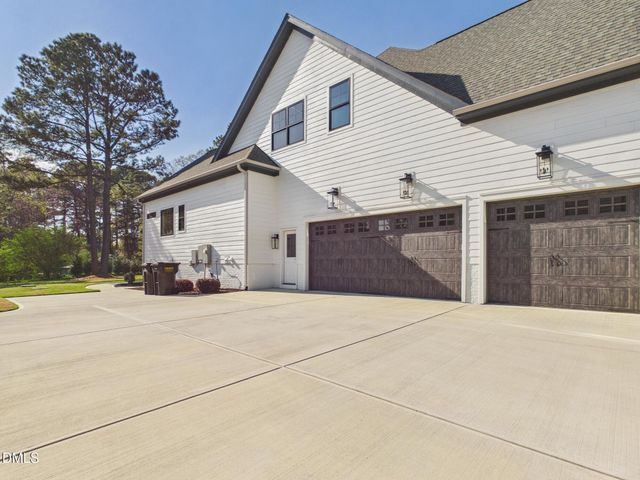 8621 Bishop Pine Lane, Wake Forest, NC 27587