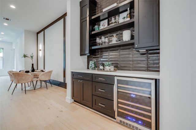 1511 Kipling Street, Houston, TX 77006