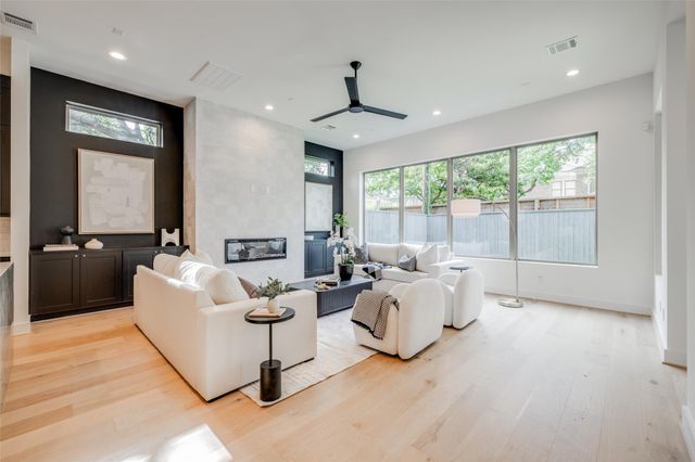 1511 Kipling Street, Houston, TX 77006