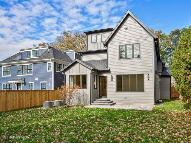 1917 Washington Avenue, Wilmette, IL 60091