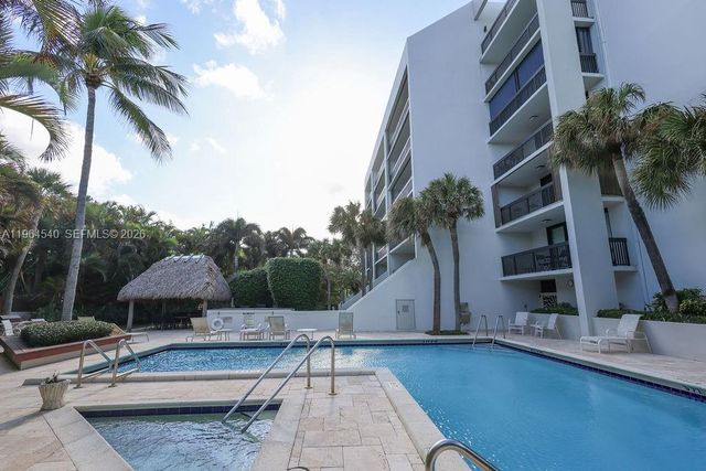 4201 N Ocean Dr 304, Hollywood, FL 33019