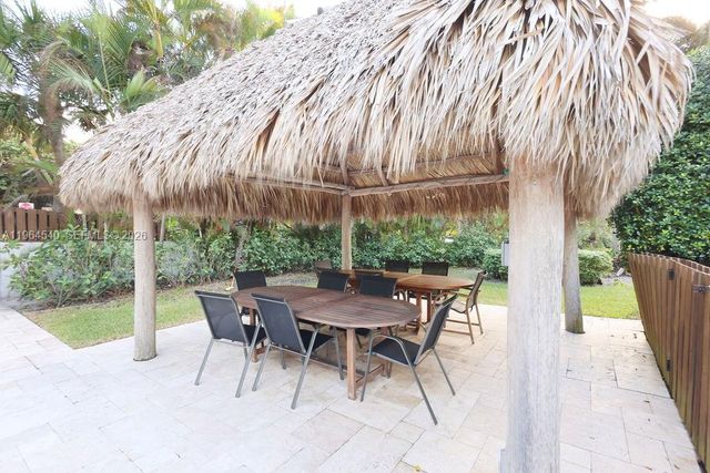 4201 N Ocean Dr 304, Hollywood, FL 33019