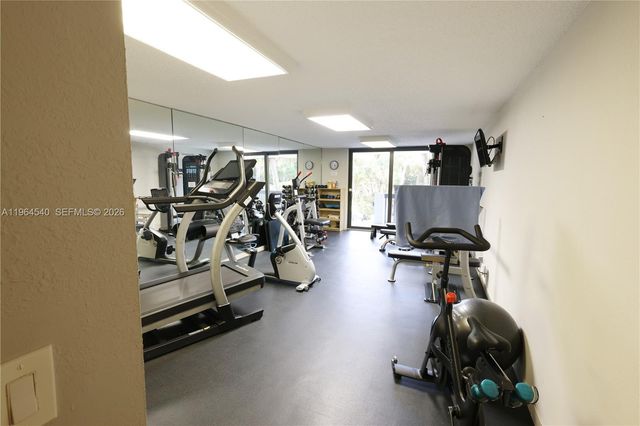 4201 N Ocean Dr 304, Hollywood, FL 33019