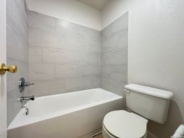 7302 TRAIL XING, San Antonio, TX 78250