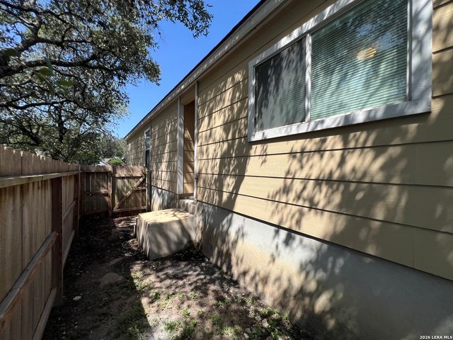 7302 TRAIL XING, San Antonio, TX 78250