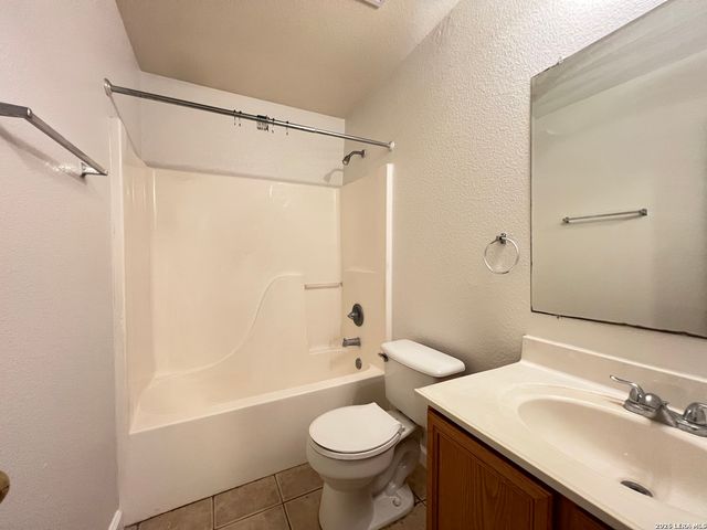 7302 TRAIL XING, San Antonio, TX 78250