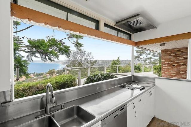 1703 Castellana Rd, La Jolla, CA 92037