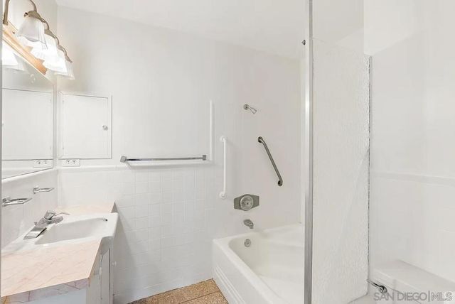 1703 Castellana Rd, La Jolla, CA 92037