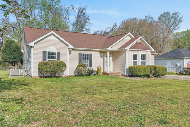 408 Kelsey Dr, Clarksville, TN 37042