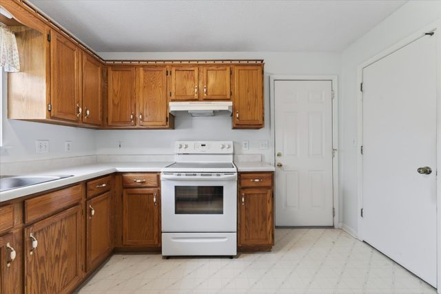 408 Kelsey Dr, Clarksville, TN 37042