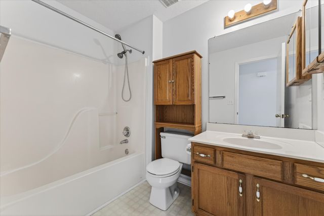 408 Kelsey Dr, Clarksville, TN 37042