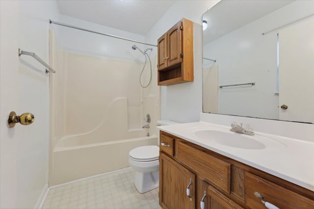 408 Kelsey Dr, Clarksville, TN 37042