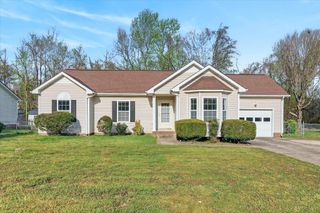 408 Kelsey Dr, Clarksville, TN 37042