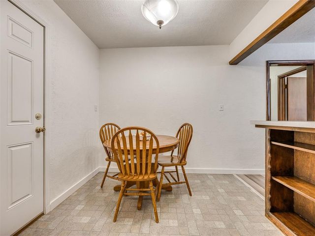 114 N Janeway Avenue, Moore, OK 73160