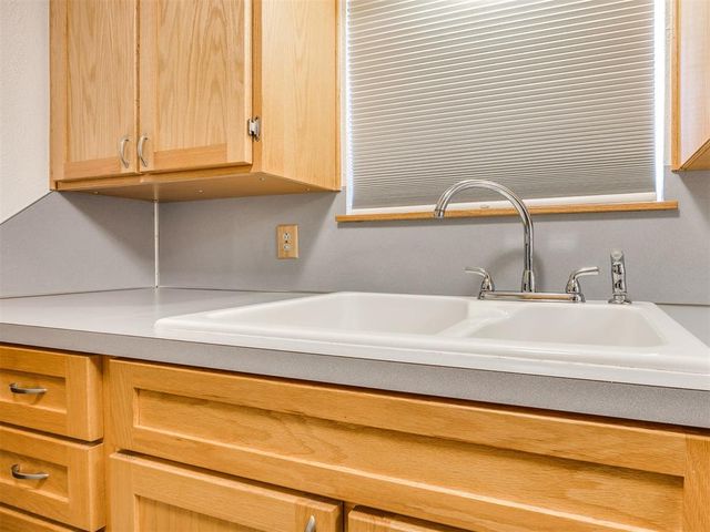 114 N Janeway Avenue, Moore, OK 73160