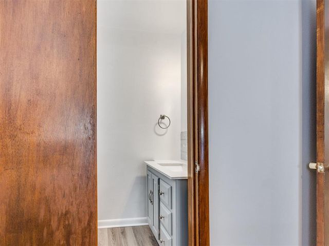 114 N Janeway Avenue, Moore, OK 73160