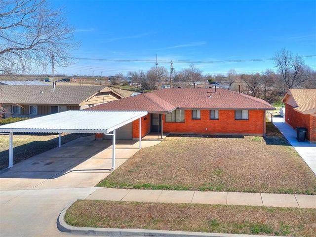 114 N Janeway Avenue, Moore, OK 73160