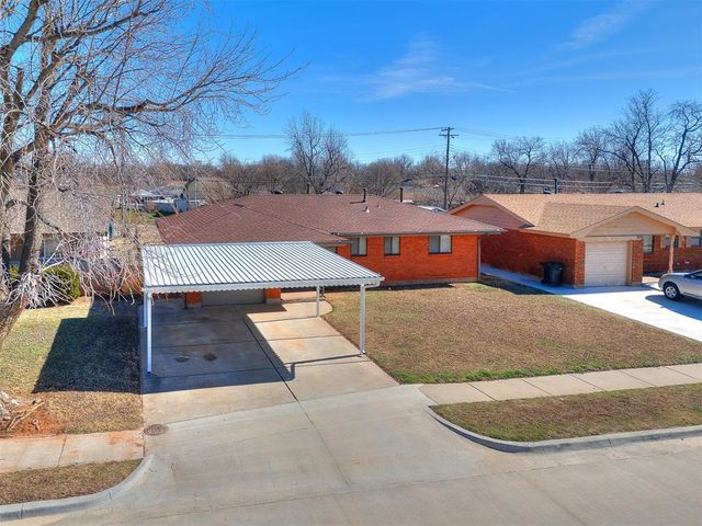 114 N Janeway Avenue, Moore, OK 73160
