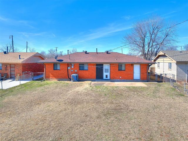 114 N Janeway Avenue, Moore, OK 73160
