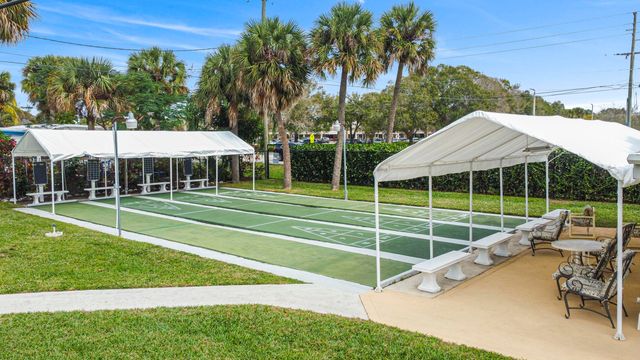 14578 Glenview Drive, Delray Beach, FL 33445