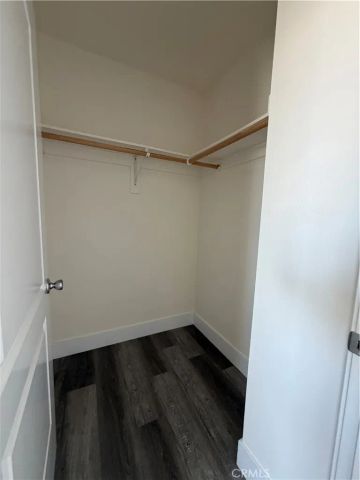 1128 E 84th Place B, Los Angeles, CA 90001