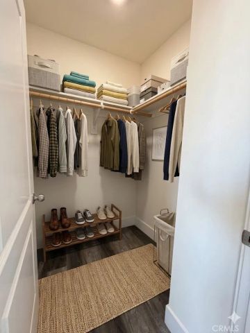 1128 E 84th Place B, Los Angeles, CA 90001