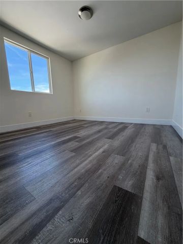 1128 E 84th Place B, Los Angeles, CA 90001