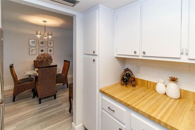 5135 GEMSTONE DRIVE 202, New Port Richey, FL 34652