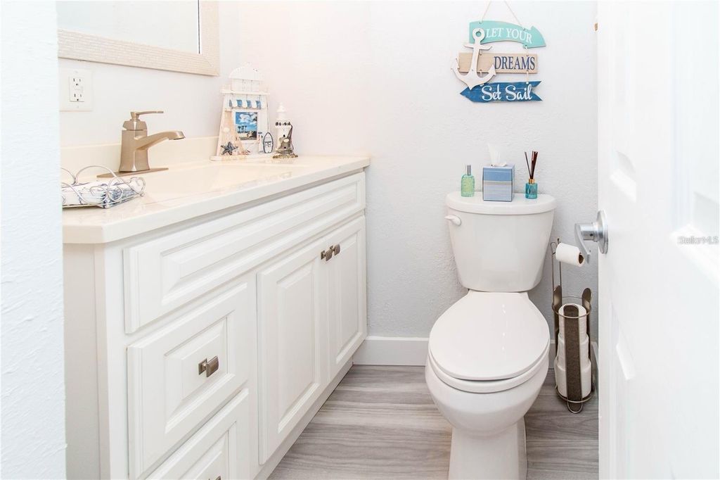 Image 18 of property listing at 5135 GEMSTONE DRIVE 202, New Port Richey, FL 34652