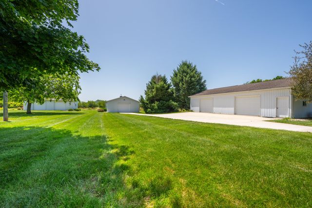 31401 Middle Crossing Road, Silver Creek Twp, MI 49047