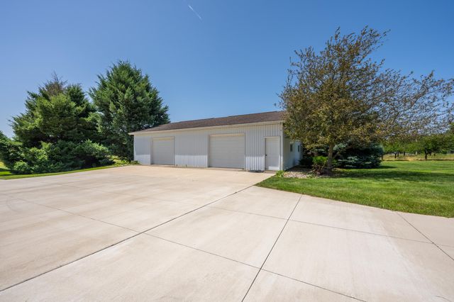 31401 Middle Crossing Road, Silver Creek Twp, MI 49047