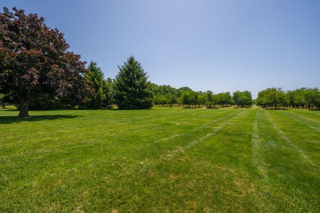 31401 Middle Crossing Road, Silver Creek Twp, MI 49047