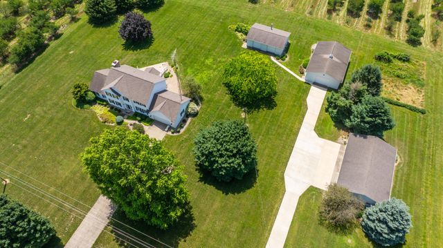 31401 Middle Crossing Road, Silver Creek Twp, MI 49047