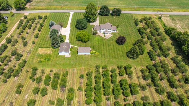 31401 Middle Crossing Road, Silver Creek Twp, MI 49047
