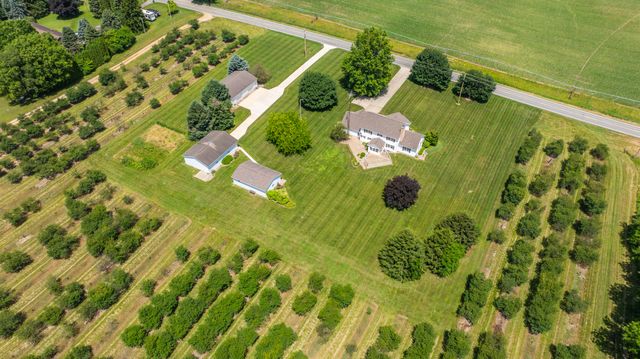 31401 Middle Crossing Road, Silver Creek Twp, MI 49047