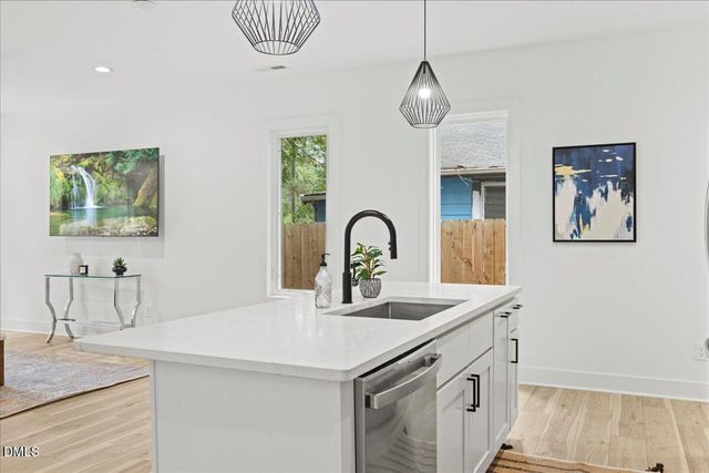 829 Cumberland Street, Raleigh, NC 27610
