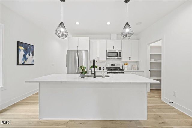 829 Cumberland Street, Raleigh, NC 27610