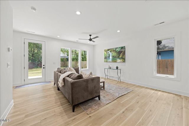 829 Cumberland Street, Raleigh, NC 27610