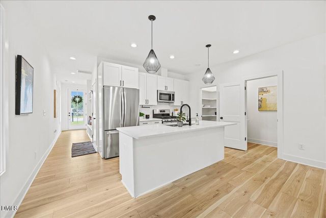 829 Cumberland Street, Raleigh, NC 27610