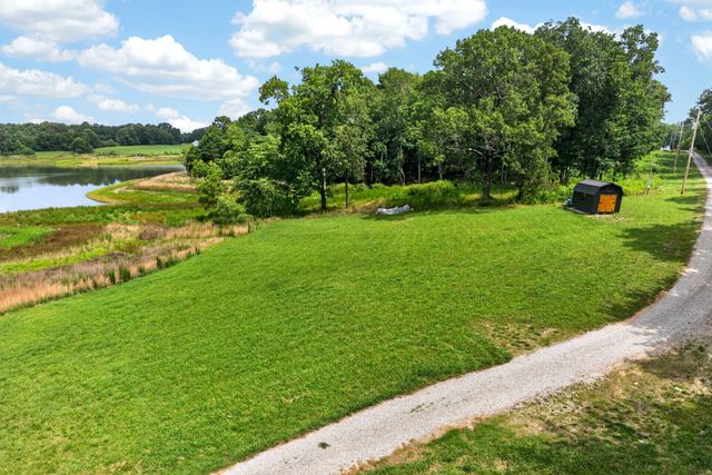 472 Eagle View Ln, Mcminnville, TN 37110