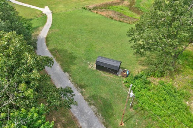472 Eagle View Ln, Mcminnville, TN 37110