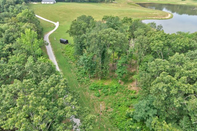 472 Eagle View Ln, Mcminnville, TN 37110