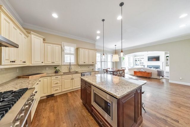 1364 Kilmarnock Point NW, Kennesaw, GA 30152