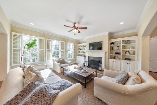 1364 Kilmarnock Point NW, Kennesaw, GA 30152