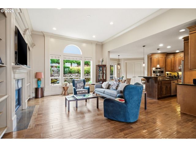 741 W DOGWOOD St, Washougal, WA 98671
