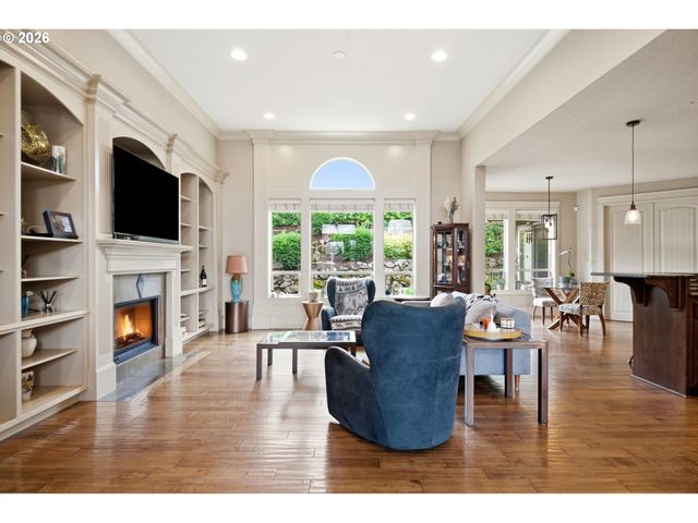 741 W DOGWOOD St, Washougal, WA 98671